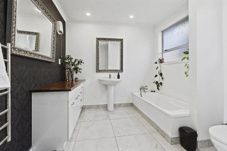 Photo of property in 15 Brora Crescent, Papakowhai, Porirua, 5024