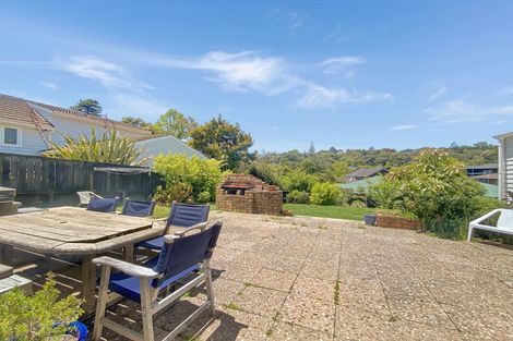 Photo of property in 122 Atkinson Road, Titirangi, Auckland, 0604