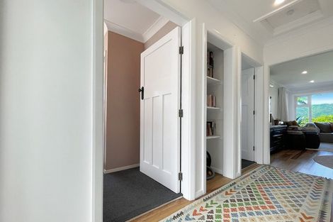 Photo of property in 28 Montgomery Avenue, Karori, Wellington, 6012