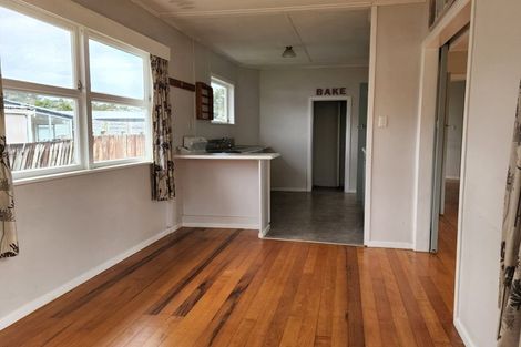 Photo of property in 71 Awaroa Road, Helensville, 0800