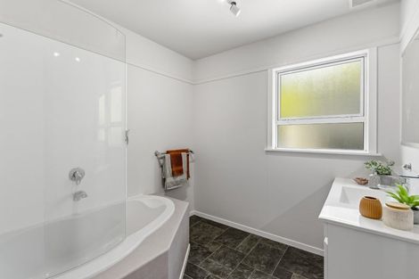 Photo of property in 44a Matai Road, Raumati South, Paraparaumu, 5032