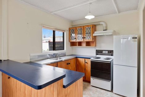 Photo of property in 3 Tukapa Street, Westown, New Plymouth, 4310