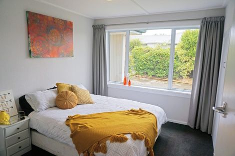 Photo of property in 12 Holloway Street, Waikiwi, Invercargill, 9810
