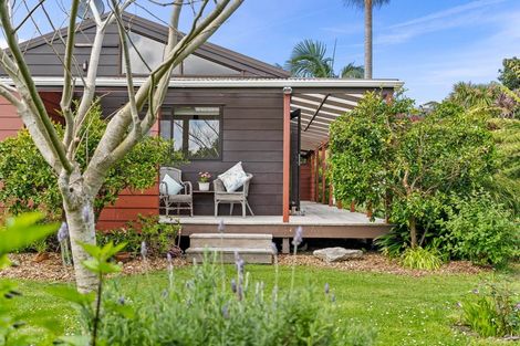 Photo of property in 13 Ferry Road, Waipu, 0510