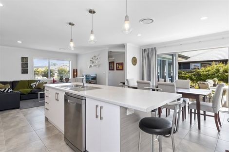 Photo of property in 10 Montia Close, Papamoa Beach, Papamoa, 3118