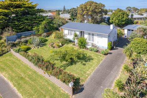 Photo of property in 9 Lee Street, Castlecliff, Whanganui, 4501