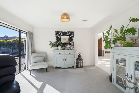 Photo of property in 11 Fern Grove, Taradale, Napier, 4112