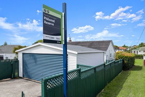 Photo of property in 47 Philomel Crescent, Bayswater, Auckland, 0622