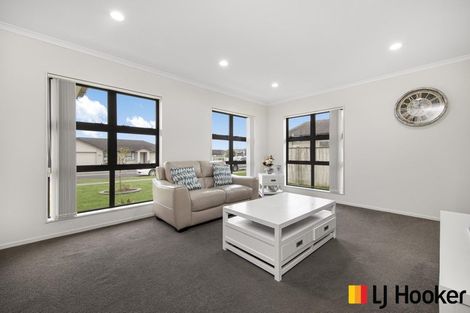 Photo of property in 7 Strathaven Road, Wattle Downs, Auckland, 2103