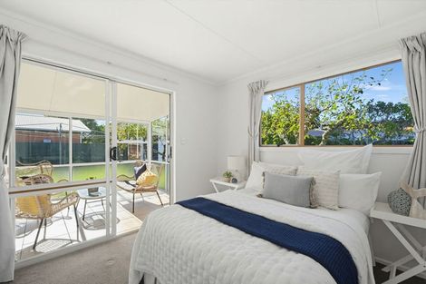 Photo of property in 12 Nimmo Avenue West, Waikanae, 5036
