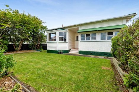 Photo of property in 17 Clifford Street, Hawera, 4610