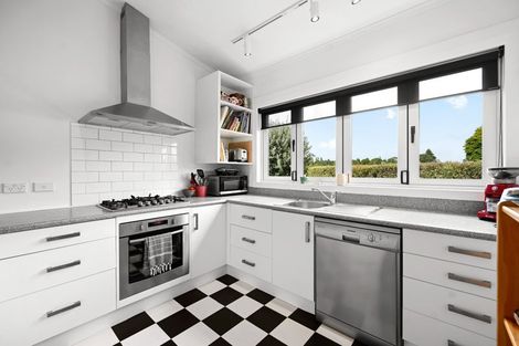 Photo of property in 16 Flynn Road, Hillcrest, Hamilton, 3216