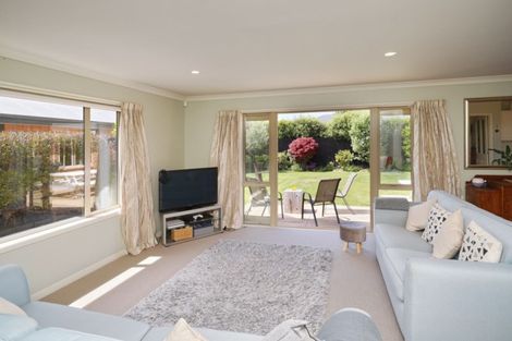 Photo of property in 10 Iti Place, Parklands, Christchurch, 8083