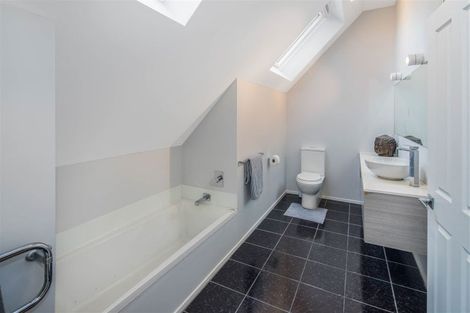 Photo of property in 7 Claverton Grove, Churton Park, Wellington, 6037