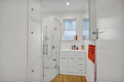 Photo of property in 28 Celia Street, Stratford, 4332