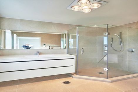 Photo of property in 2 The Boulevard, Sunnyhills, Auckland, 2010
