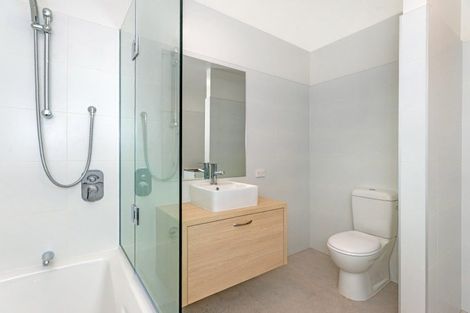 Photo of property in Marina View Apartments, 201/4 Reads Quay, Gisborne, 4010