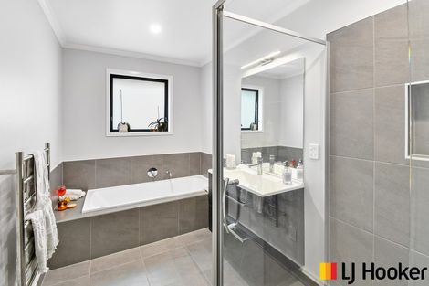 Photo of property in 40 Peacock Place, Pokeno, 2402