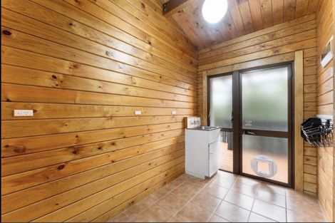 Photo of property in 10 Lagoon Way, West Harbour, Auckland, 0618