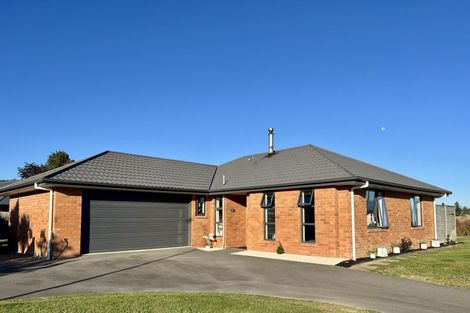 Photo of property in 1 Reeds Road, Darfield, 7510