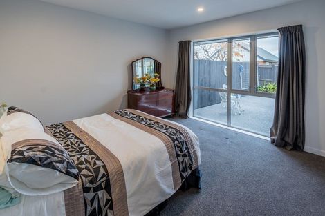 Photo of property in 2/12 Kirsten Place, Parklands, Christchurch, 8083