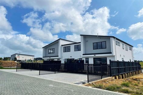 Photo of property in 4 Harikoa Way, Karaka, 2113