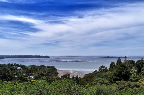 Photo of property in 66 Otitori Bay Road, Titirangi, Auckland, 0604