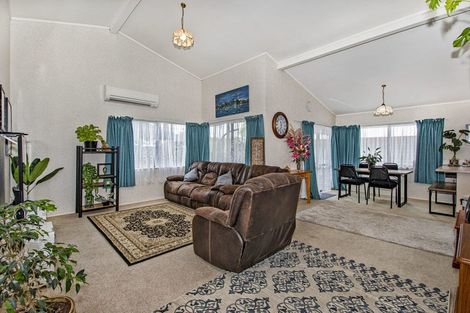 Photo of property in 2/24 Station Road, Takanini, 2112