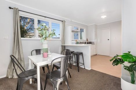Photo of property in 10 Lincoln Grove, Cannons Creek, Porirua, 5024