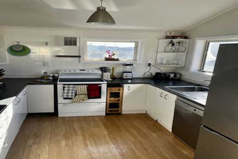 Photo of property in 4/30 Lyall Parade, Lyall Bay, Wellington, 6022