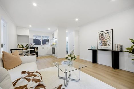 Photo of property in 2/26 Anne Mclean Drive, Bayview, Auckland, 0629