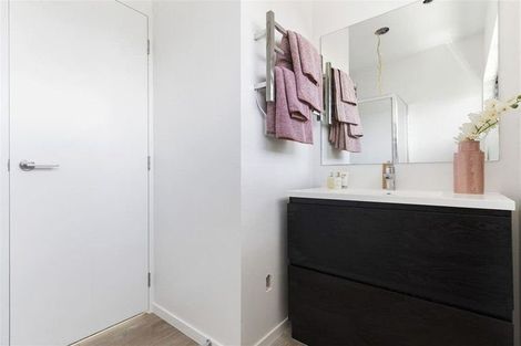 Photo of property in 40b Kenderdine Road, Papatoetoe, Auckland, 2025