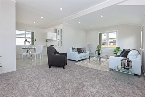 Photo of property in 2/13 Templeton Place, Clendon Park, Auckland, 2103