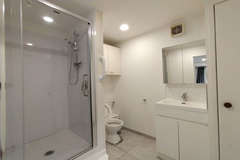 Photo of property in 29 Santiago Crescent, Unsworth Heights, Auckland, 0632