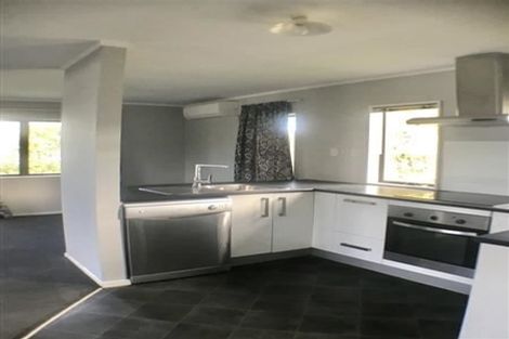 Photo of property in 36 Cyclarama Crescent, Massey, Auckland, 0614