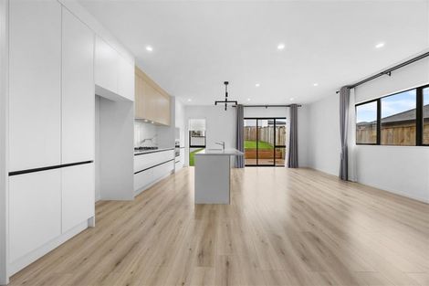 Photo of property in 57 Drumbuoy Drive, Flat Bush, Auckland, 2019