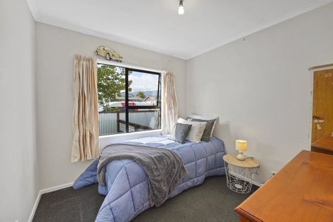 Photo of property in 51f1- Henry Street, Ebdentown, Upper Hutt, 5018