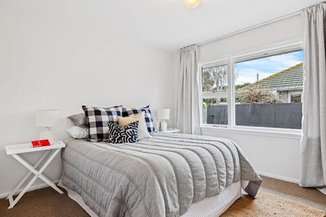 Photo of property in 1/17 Frensham Crescent, Woolston, Christchurch, 8062