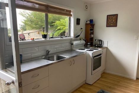 Photo of property in 19 John Road, Stanmore Bay, Whangaparaoa, 0932