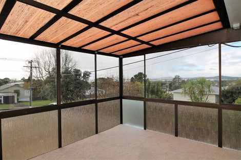 Photo of property in 13 Lyndhurst Road, Te Atatu South, Auckland, 0610