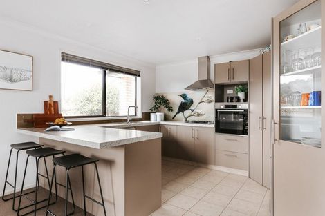 Photo of property in 8 Seabreeze Place, Papamoa Beach, Papamoa, 3118