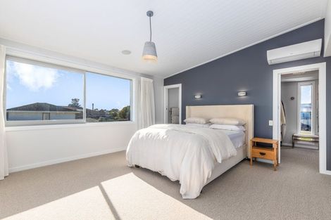 Photo of property in 86 Seaview Road, Paraparaumu Beach, Paraparaumu, 5032