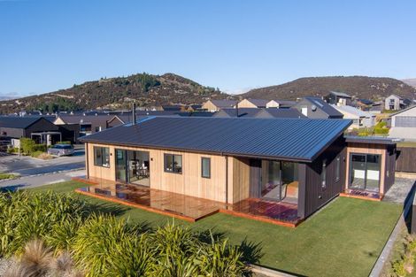 Photo of property in 3 Mount Prospect Lane, Wanaka, 9305