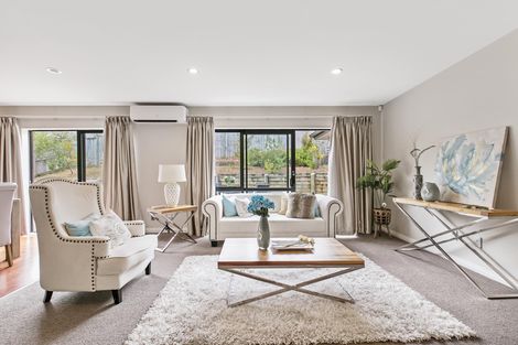 Photo of property in 99 Laurel Oak Drive, Schnapper Rock, Auckland, 0632