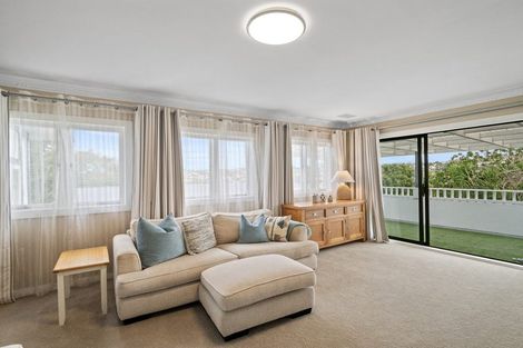 Photo of property in 2/531 Beach Road, Murrays Bay, Auckland, 0630