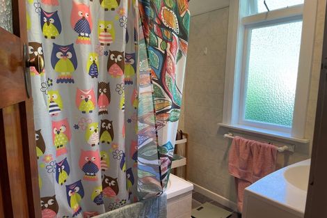 Photo of property in 62 Creswick Terrace, Northland, Wellington, 6012