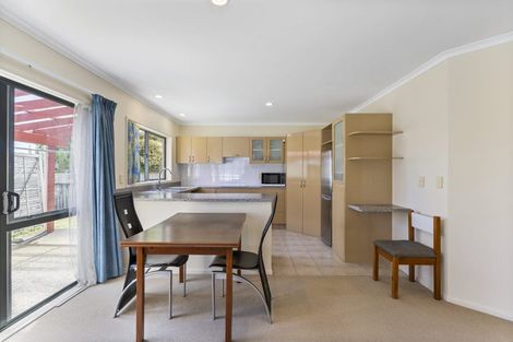 Photo of property in 2 Erne Crescent, East Tamaki, Auckland, 2016