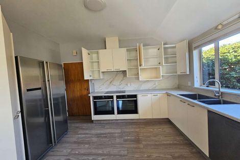 Photo of property in 32 Springbank Street, Bryndwr, Christchurch, 8053