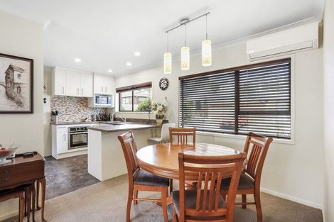 Photo of property in 2/248 Great North Road, Henderson, Auckland, 0612