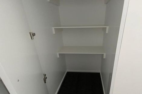 Photo of property in 11/19 Roberts Road, Glenfield, Auckland, 0629